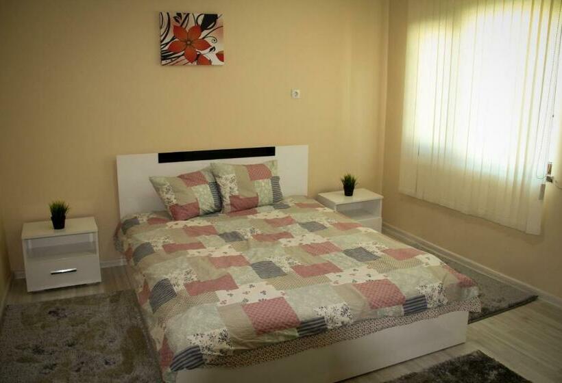 家庭间, къща карби