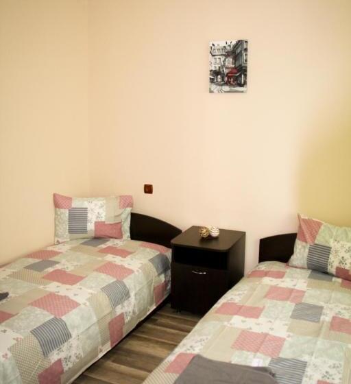 标准间, къща карби