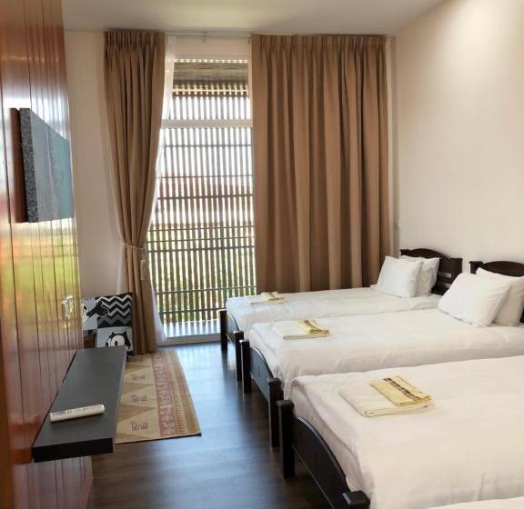 اتاق لوکس با بالکن, บุญเมืองน่าน