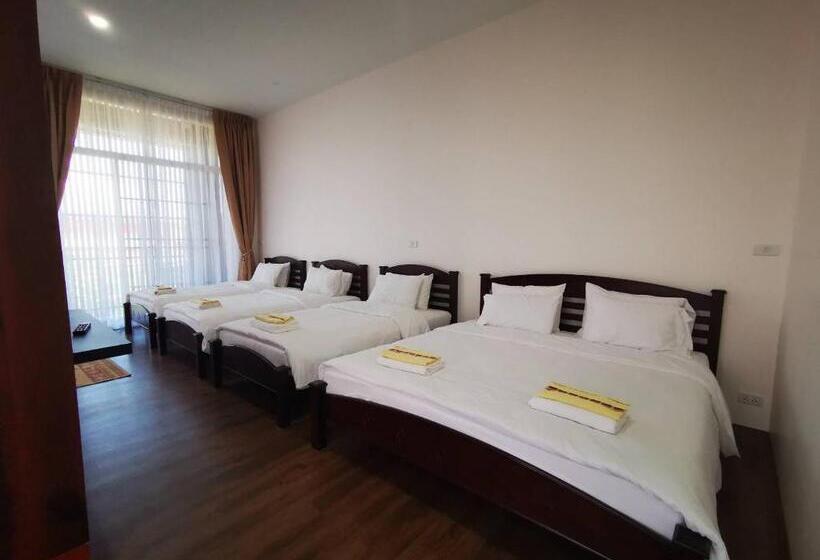 اتاق لوکس با بالکن, บุญเมืองน่าน