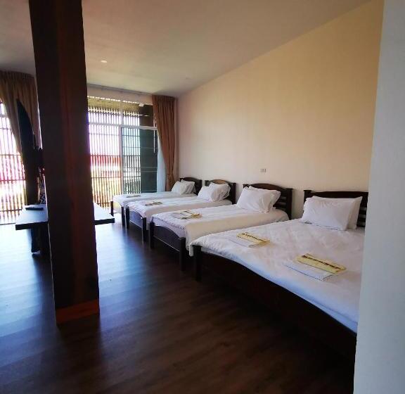 اتاق لوکس با بالکن, บุญเมืองน่าน