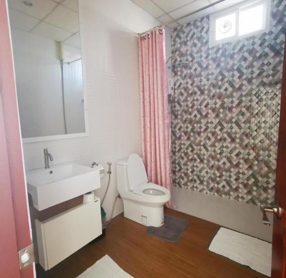 اتاق خانوادگی, บุญเมืองน่าน