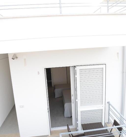 اتاق استاندارد سه تخته با بالکن, Al Ponte