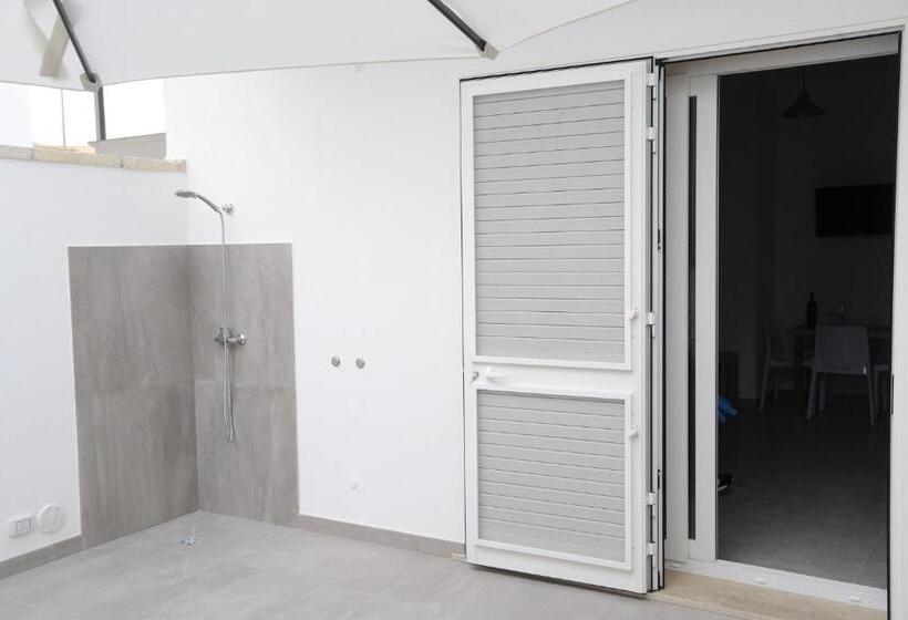 استودیو استاندارد با چشم‌انداز باغ, Al Ponte