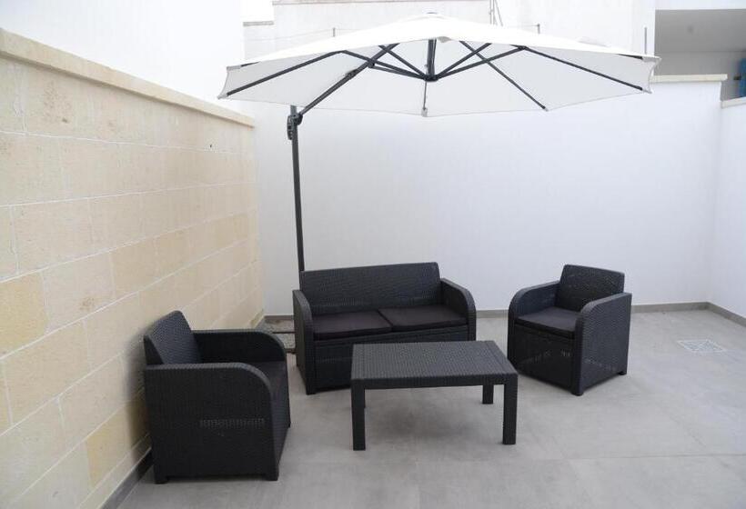 استودیو استاندارد با چشم‌انداز باغ, Al Ponte