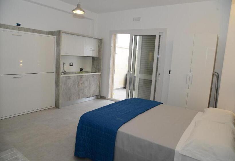 استودیو استاندارد با چشم‌انداز باغ, Al Ponte