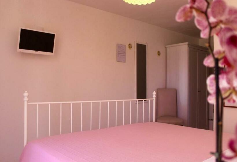 Номер Стандарт с Террасой, Caramico Room