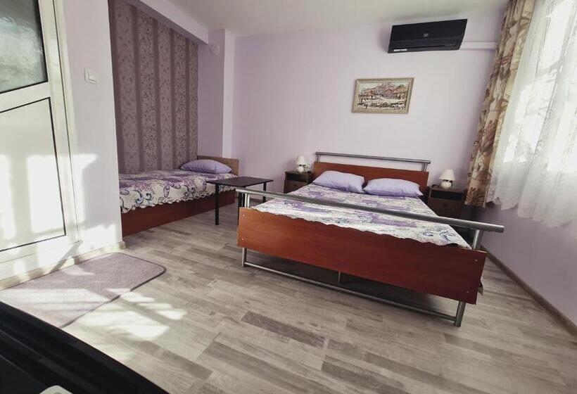 Номер Стандарт, Fema Guest House