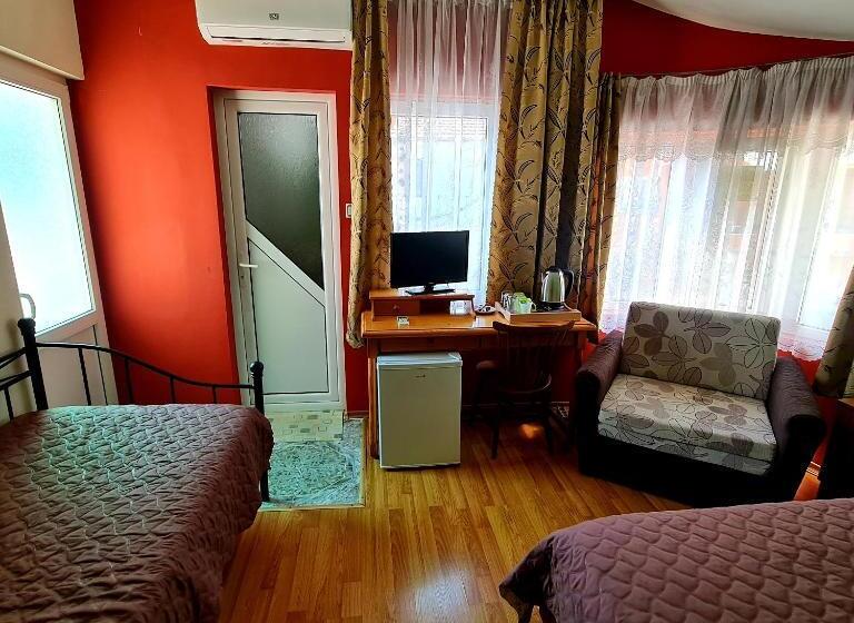 Семейный Номер, Fema Guest House