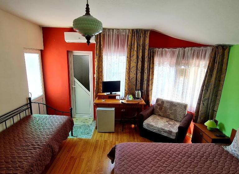 Семейный Номер, Fema Guest House