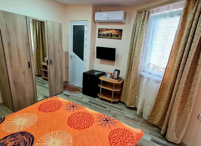 스탠다드 룸 킹사이즈 침대, Fema Guest House