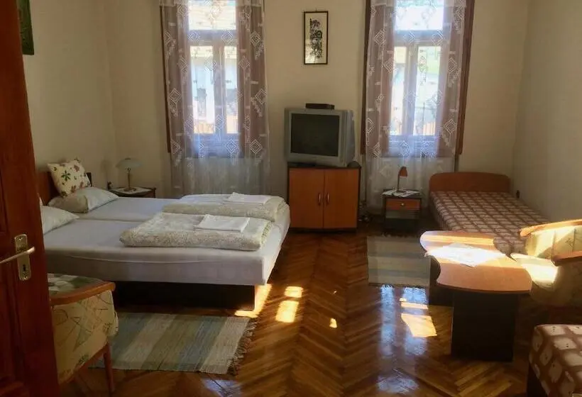 スタンダード4人部屋, Homoky Pincészet és Vendégház