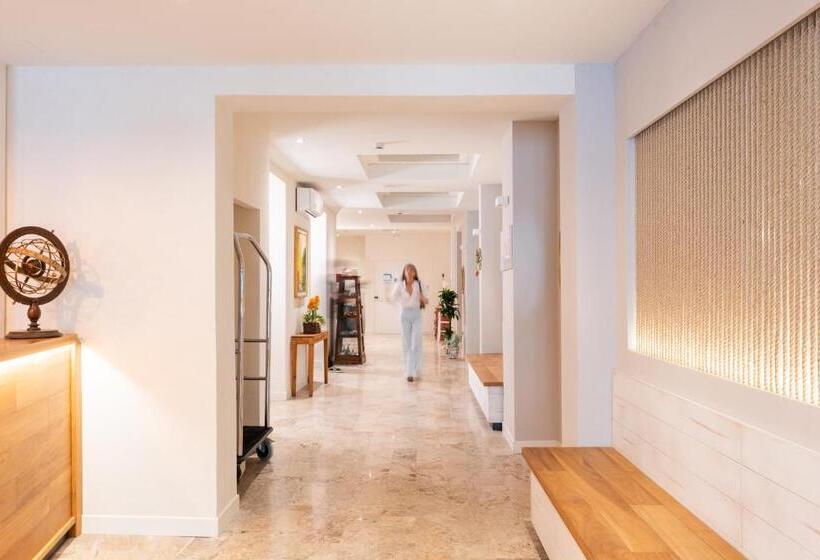 スタンダード4人部屋, Al Faro