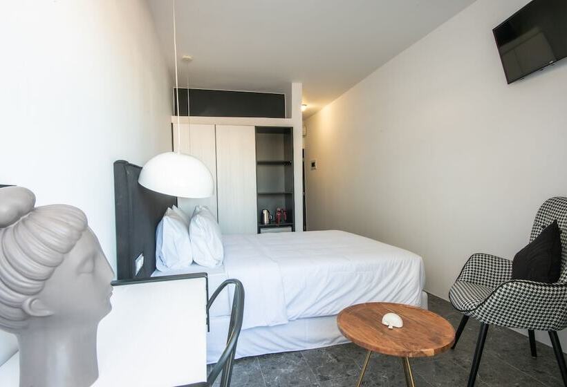 غرفة قياسية مطلّة علي البحر, Kalypso Suites Hotel   Adults Only