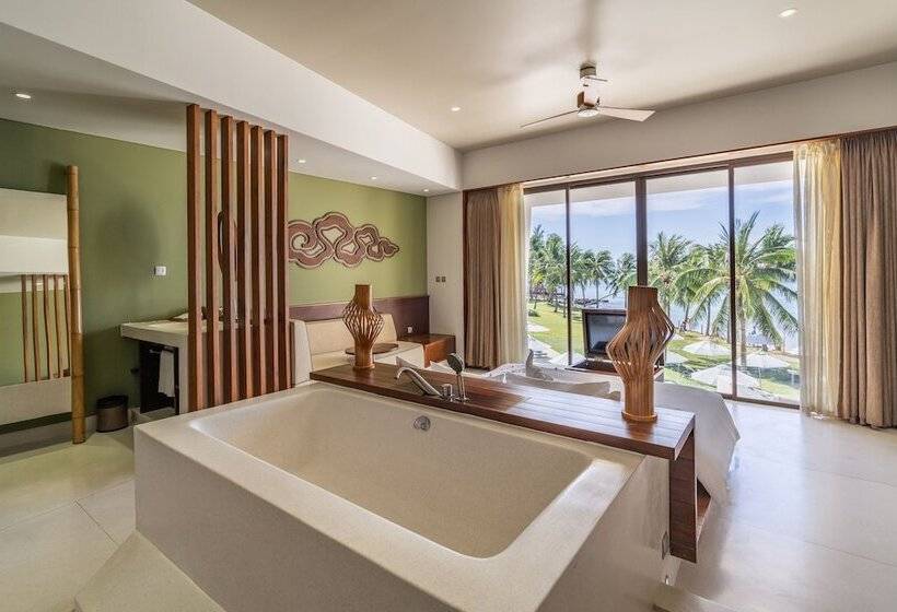 Deluxe Suite Sea View, The Shells Resort & Spa  Phu Quoc