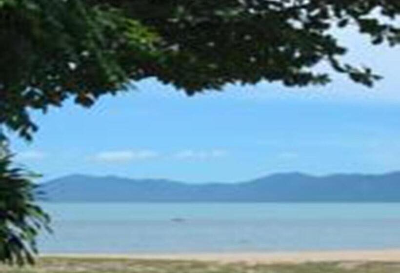 بنگله خانوادگی, The Waterfront Hotel At Fishermans Village