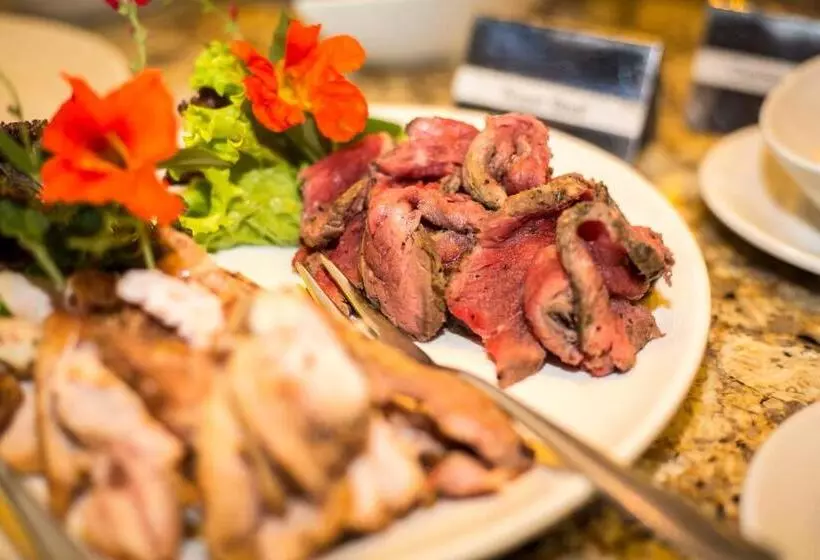 اتاق کلاب, Victoria Falls Safari Club
