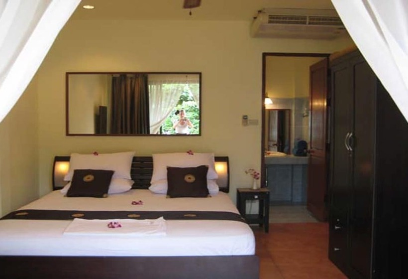 اتاق لوکس با چشم‌انداز دریا, The Waterfront Hotel At Fishermans Village