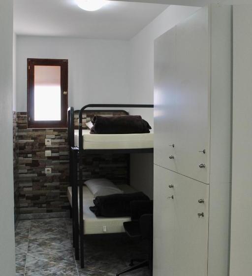 Кровать в Общей Комнате, Albergue Alto Da Pena Exclusive For Pilgrims