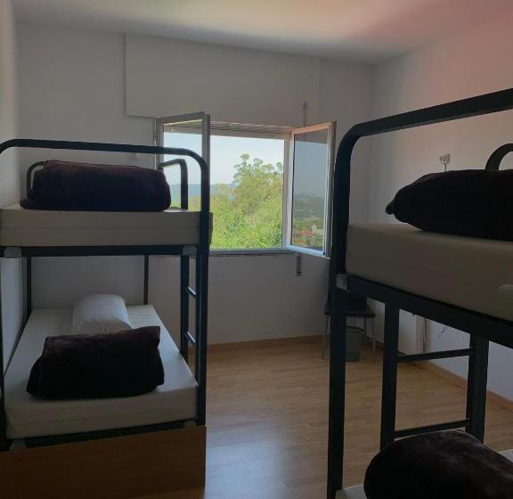 Кровать в Общей Комнате, Albergue Alto Da Pena Exclusive For Pilgrims