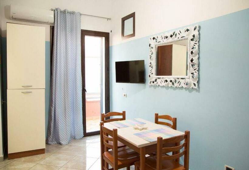 غرفة ديلوكس مطلّة علي البحر, By The Sea