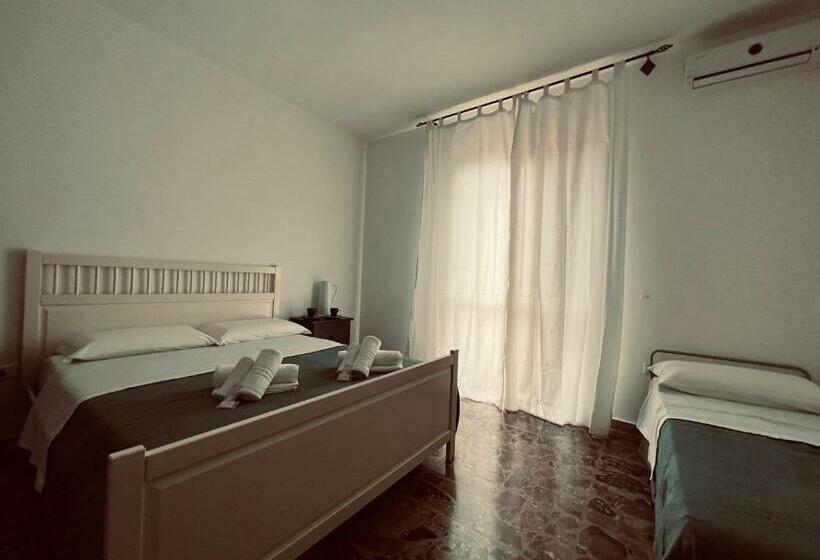 Quarto Triplo Estandar, Camelì Rooms & Holidays