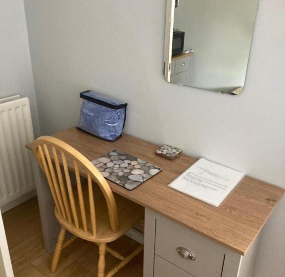 标准间, Cove Cott