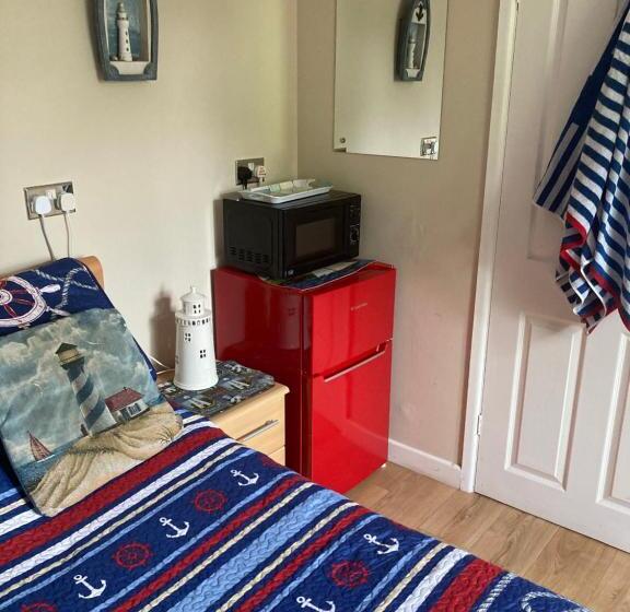 标准间, Cove Cott