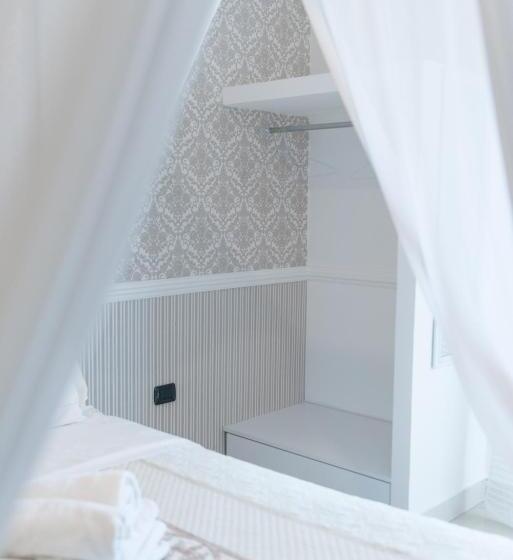 带共用浴室的标准房间, Green Room