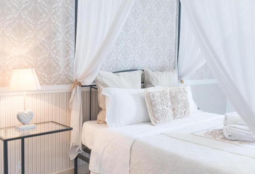 带共用浴室的标准房间, Green Room