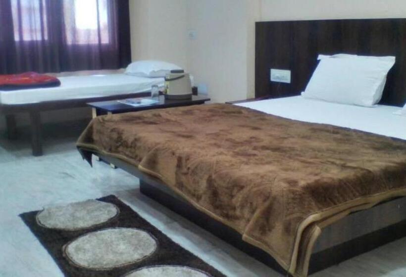 Family Room, Laxmi Mahal