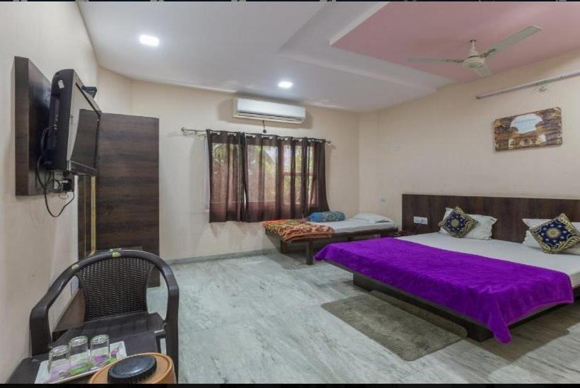 Family Room, Laxmi Mahal