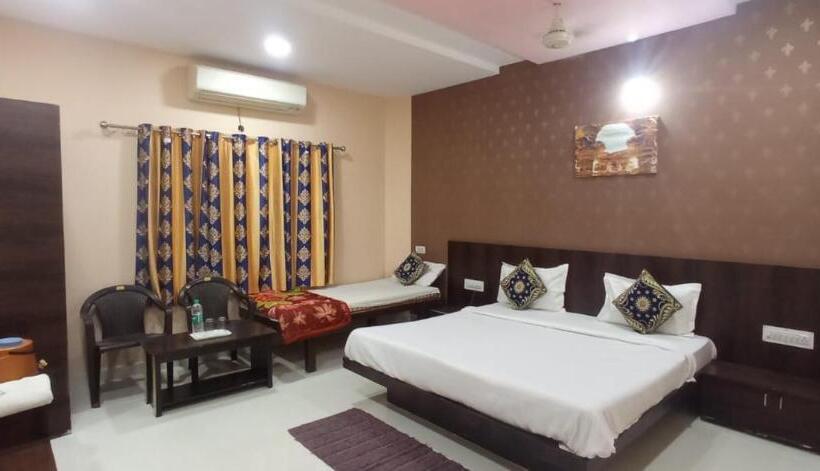 Family Room, Laxmi Mahal