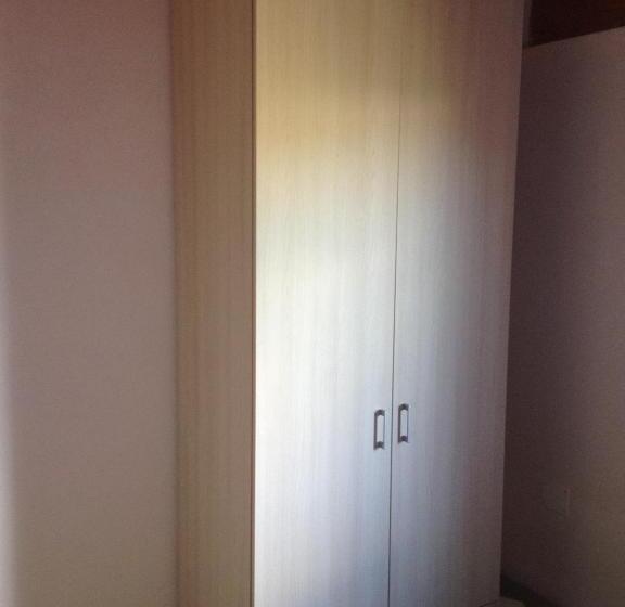 استودیوی سوپریور, Maison Marie