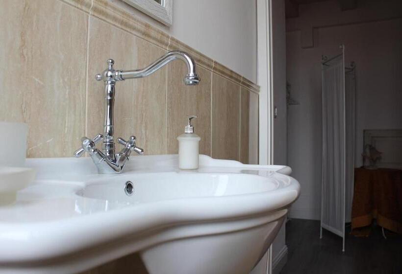 غرفة ديلوكس مطلّة علي البحر مزوَّدة بشُرفة, Angels Home