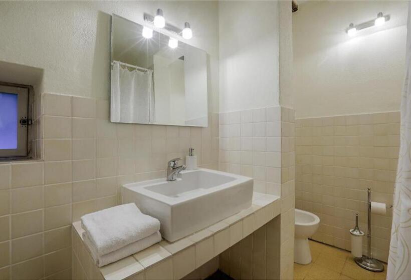 اتاق استاندارد, Attilio Camere