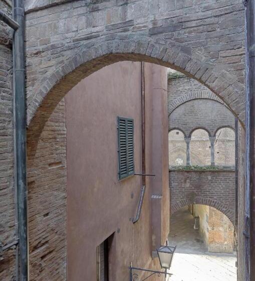 اتاق استاندارد, Attilio Camere