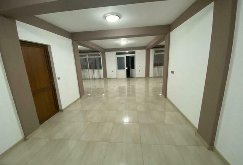 خانه 1 خوابه, Casa Alle