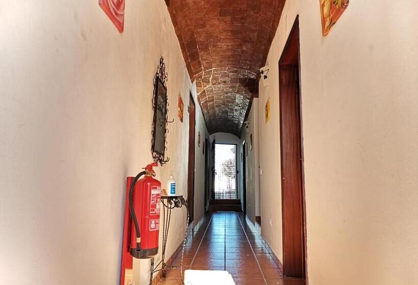 خانه 3 خوابه, Casa Do Castelo