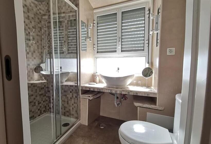 خانه 3 خوابه, Casa Do Castelo