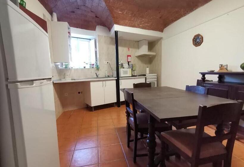 خانه 3 خوابه, Casa Do Castelo