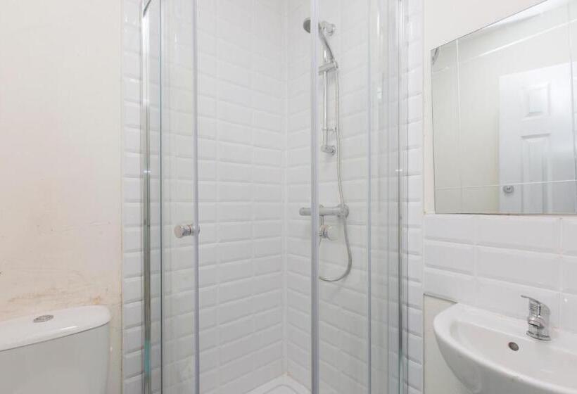 标准单人间共用浴室, Townhouse @ Edleston Road Crewe