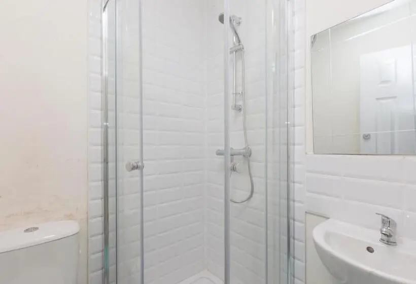 バスルーム共有のシングルスタンダード, Townhouse @ Edleston Road Crewe