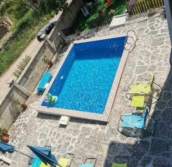 ３ベッドルームハウス, Villa Holly