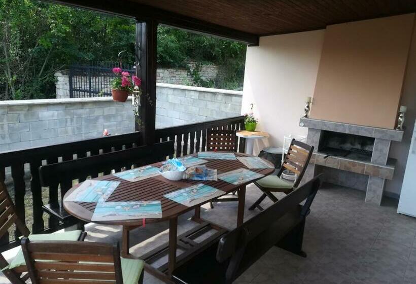 خانه 3 خوابه, Villa Holly