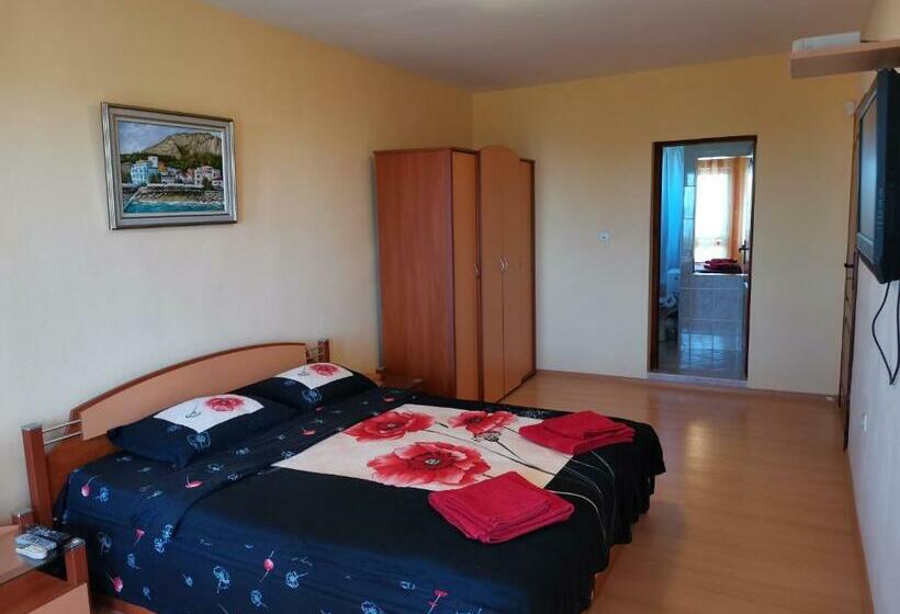 خانه 3 خوابه, Villa Holly