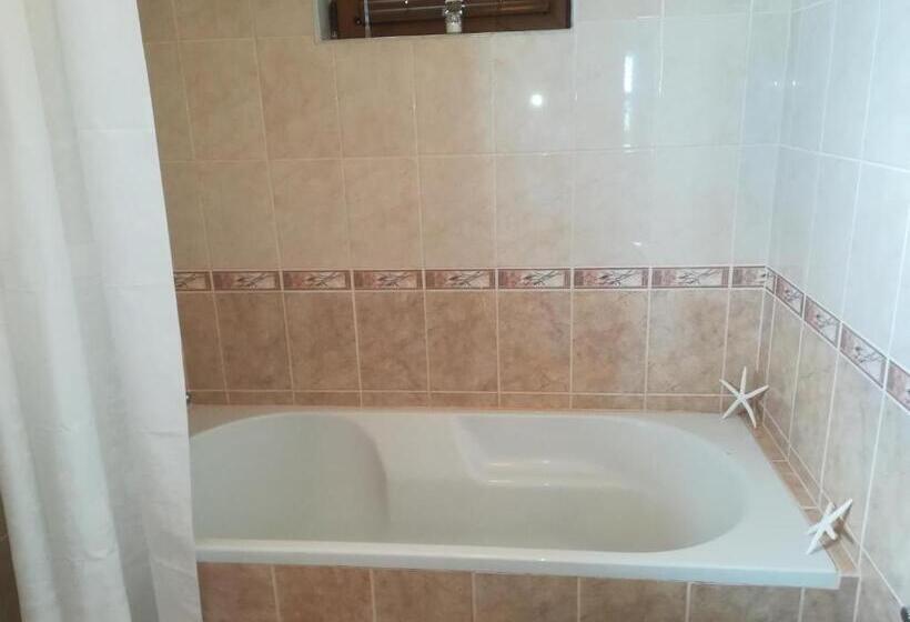 خانه 3 خوابه, Villa Holly