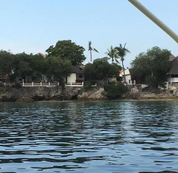 اتاق استاندارد سه تخته با سرویس بهداشتی مشترک, Pescador View   Beach Resort & Restaurant