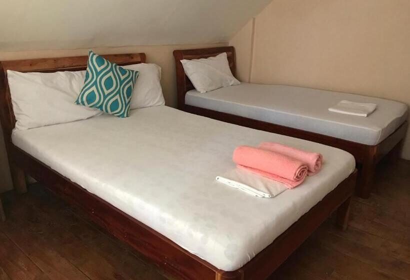 스탠다드 트리픔 룸 공동욕실, Pescador View   Beach Resort & Restaurant