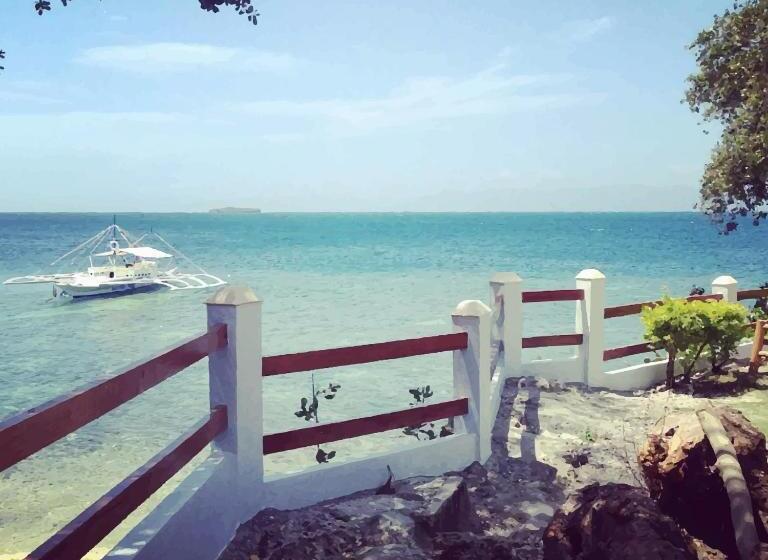 Номер Стандарт Четырехместный Совместный Санузел, Pescador View   Beach Resort & Restaurant